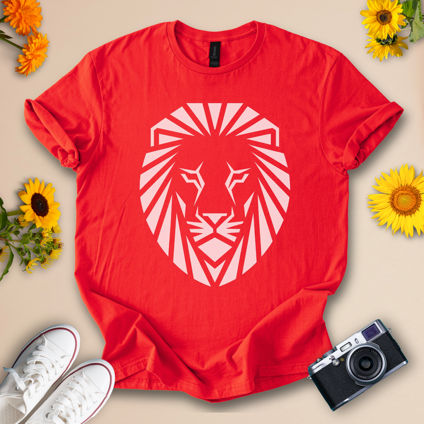 Majestic Lion Graphic Tee - Bold Animal Design for Nature Lovers