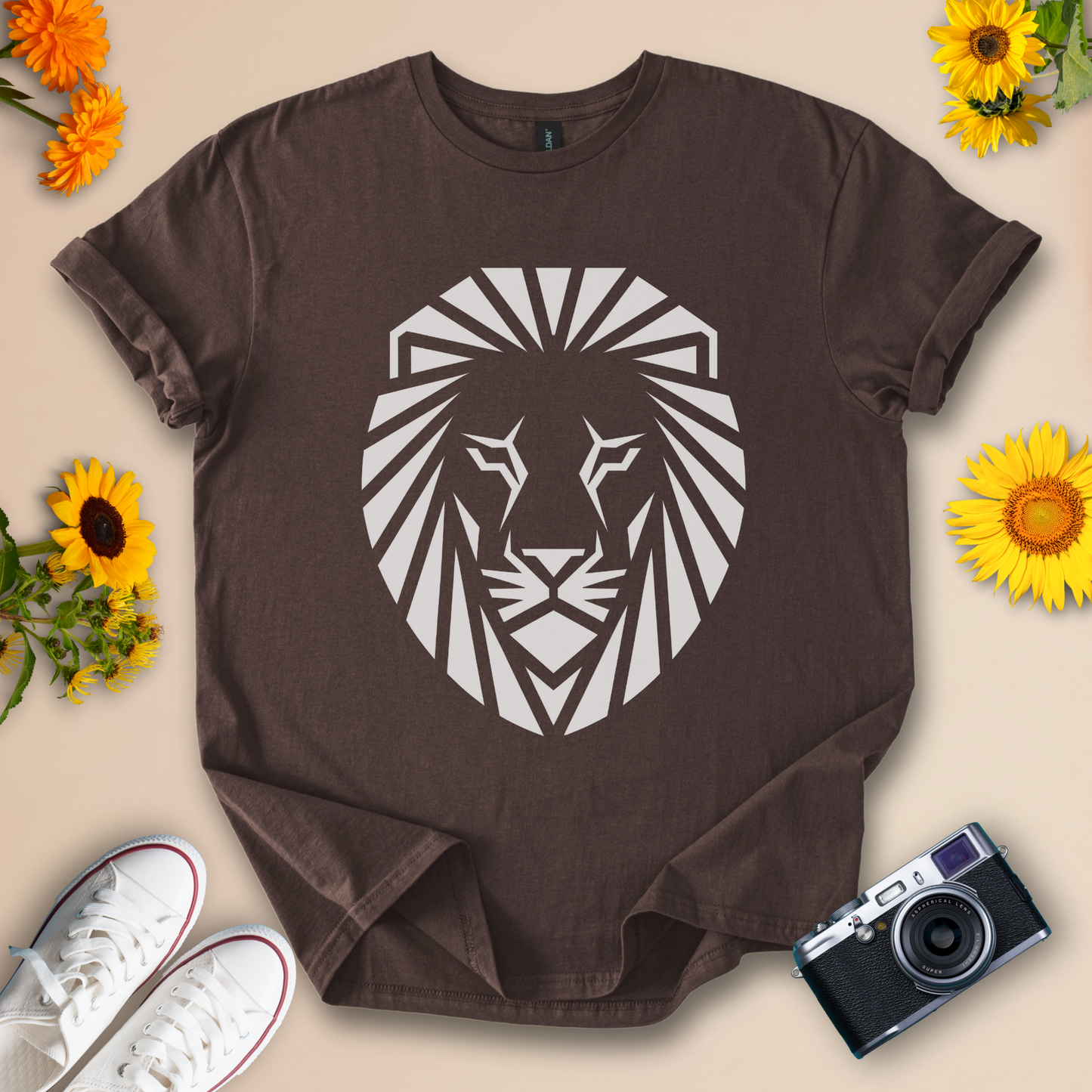 Majestic Lion Graphic Tee - Bold Animal Design for Nature Lovers